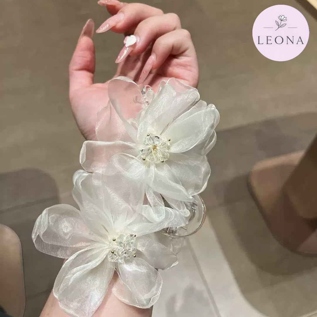 French Elegant Petal Claw